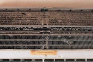 エアコン洗浄前